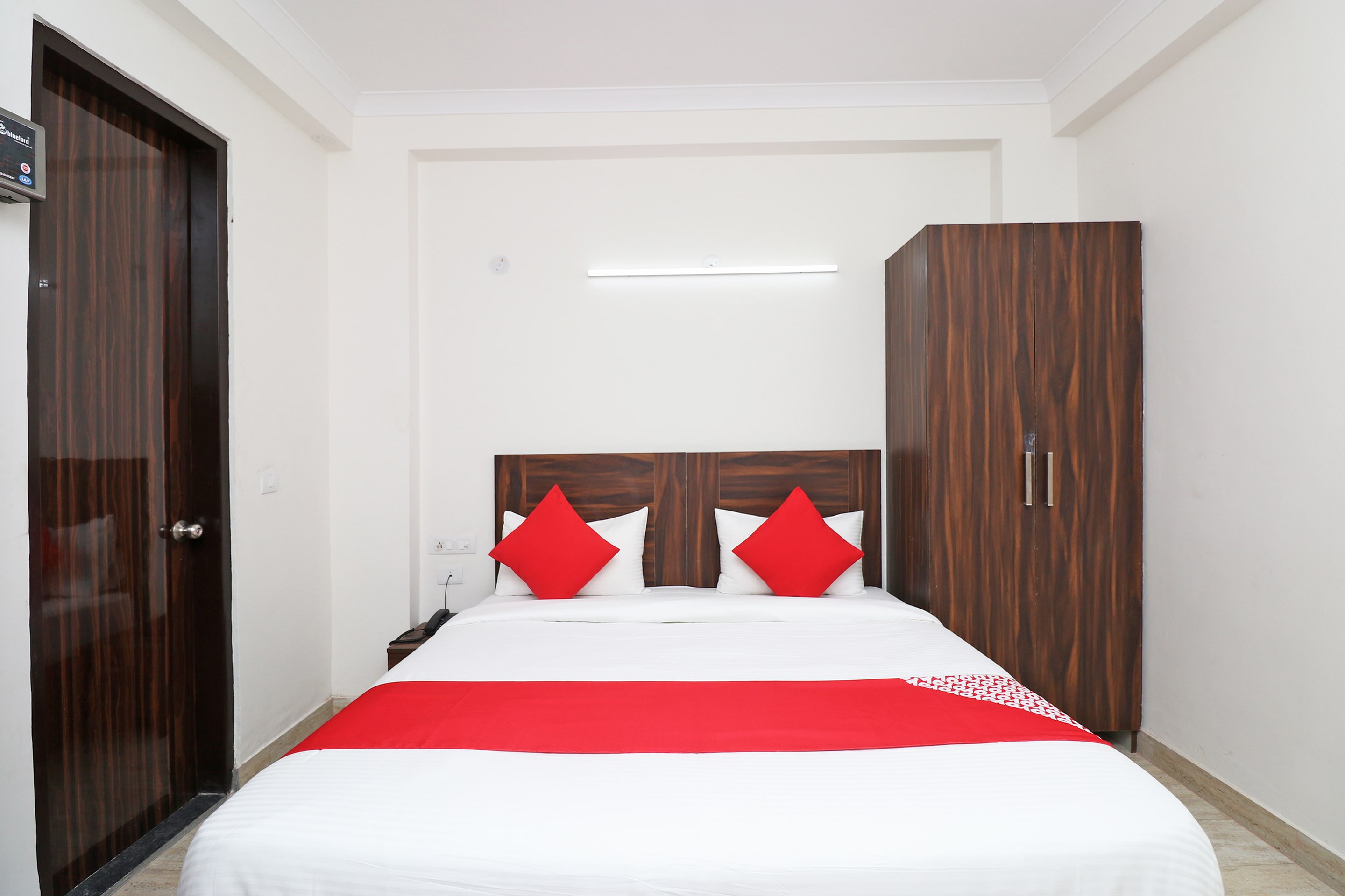 Hotel O N R Residency (Nanak Ram Residency) - Tap to explore photos