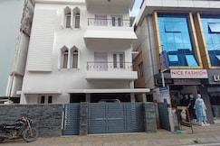 CosyCove AC Dormitory, Cochin