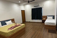 HOTEL R K PALACE, Salasar