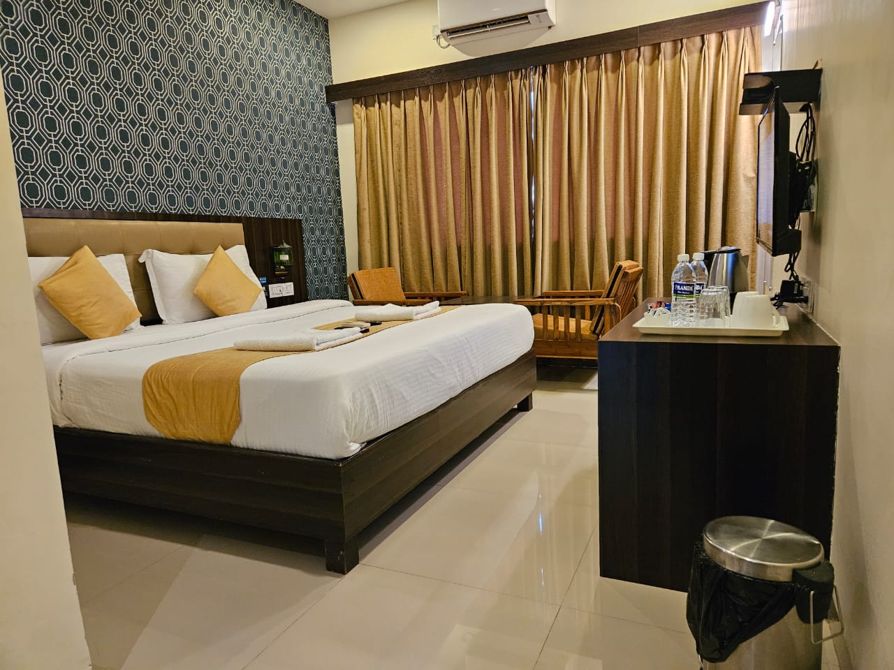 PREMIUM ROOM 1