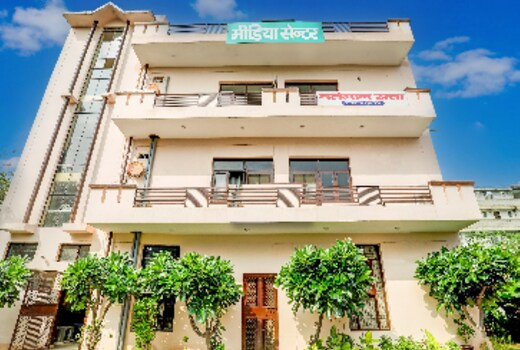 Hotel Jagdamby Residency by GRB