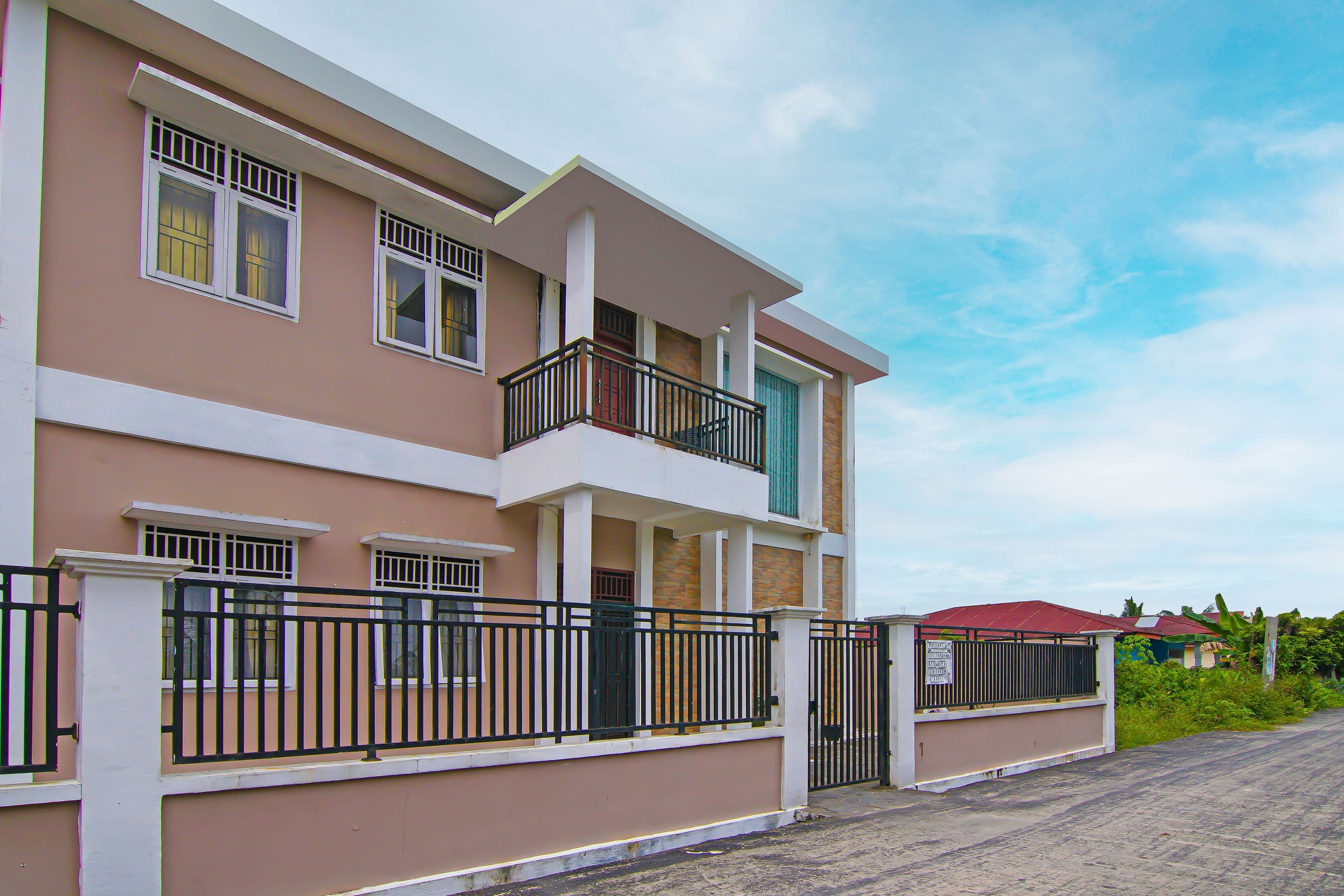 SPOT ON 92448 Pondok Melati Syariah - Tap to explore photos
