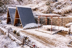 Tri peak Cottages, Jibhi