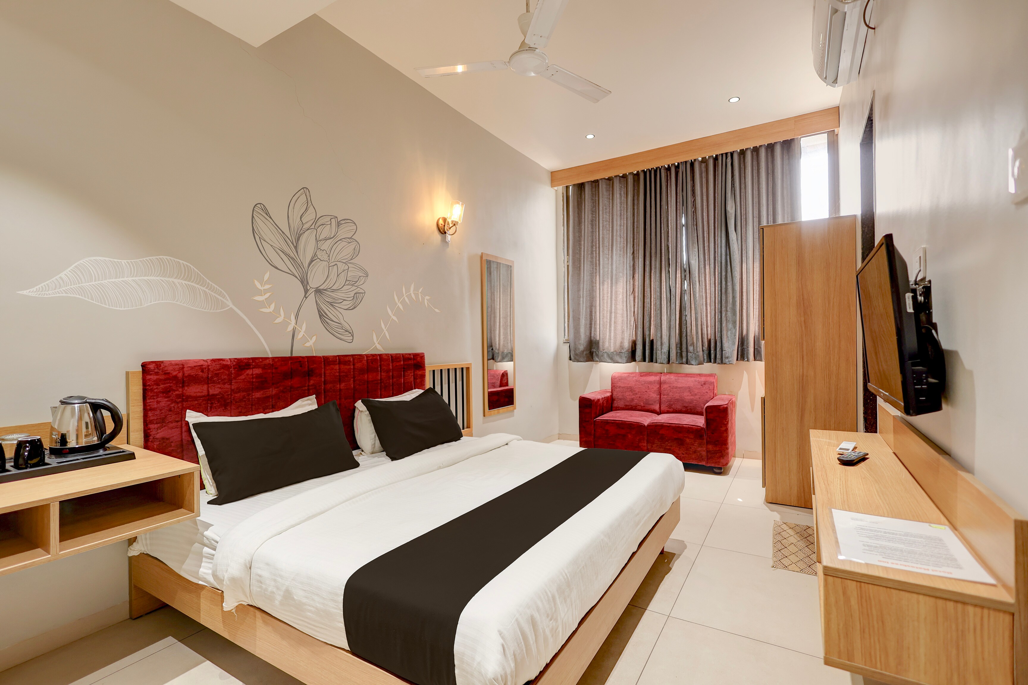 Super Townhouse Nagthane Satara Formerly Matoshree Palace 2