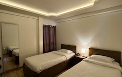 Deluxe Room With Twin Bed and Free Wifi 102