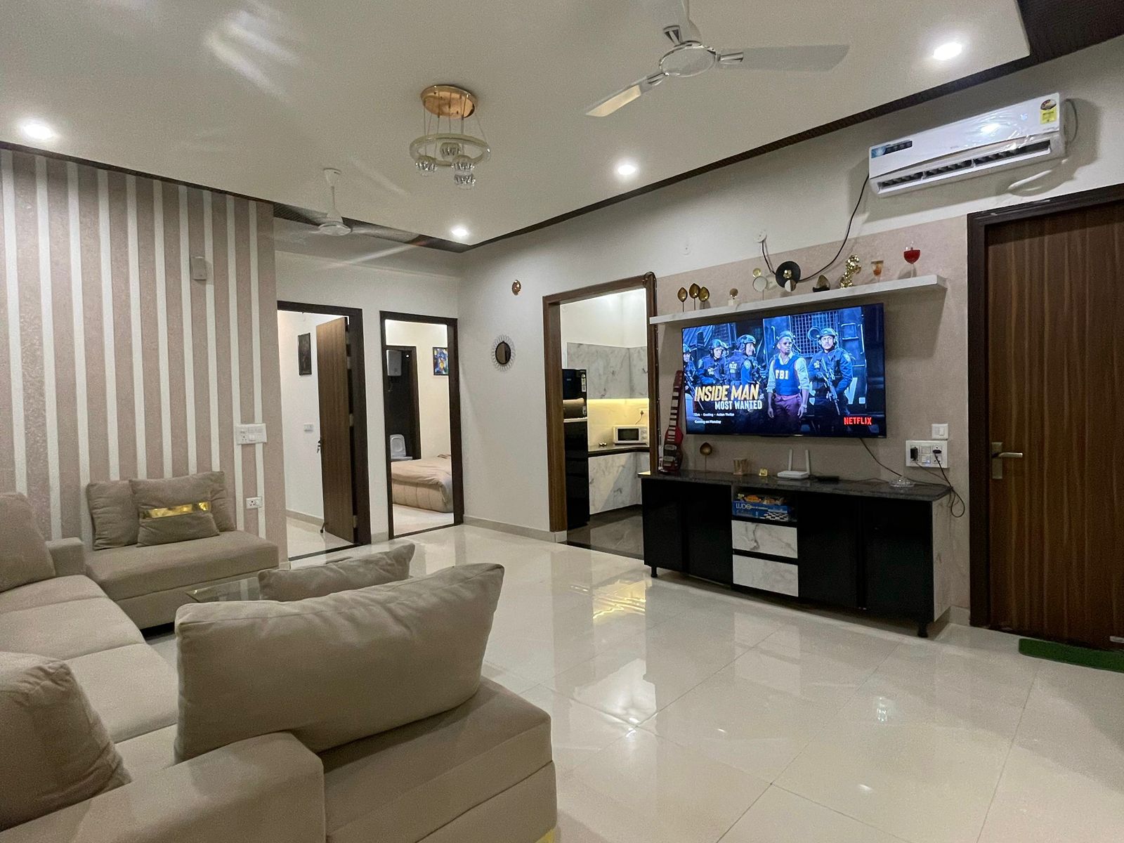 Luxurious Apartment Casa Skyline - Akavya Homes - Tap to explore photos
