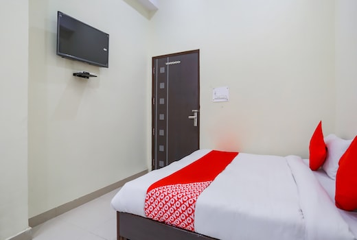 Super Hotel O Viraj Deluxe Narela