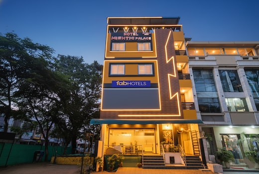 FabHotel Mishti Palace