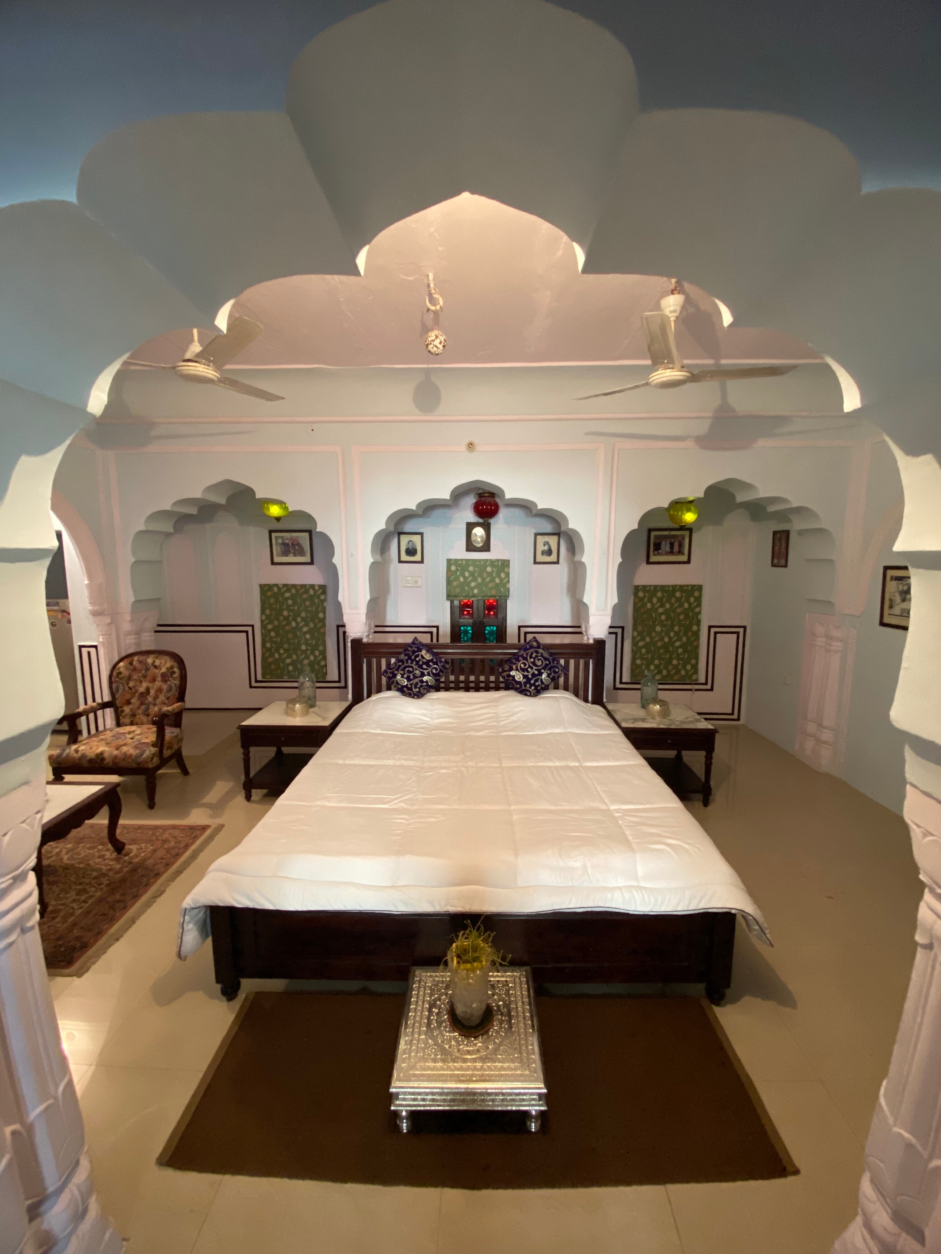 Boutique homestay in the Middle of Pink City - Karansar Haveli - Tap to explore photos
