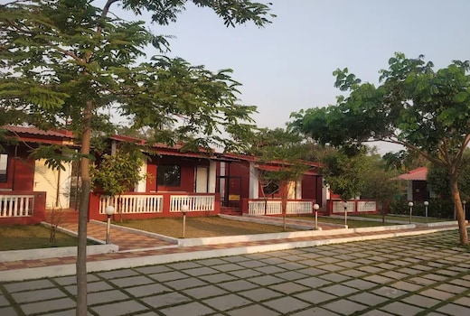 Deshpande Farms Agro Karjat by Prospera Hospitality Pvt. Ltd.