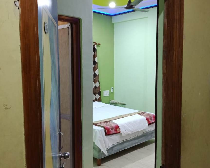 Hotel Adarsh Palace - Tap to explore photos