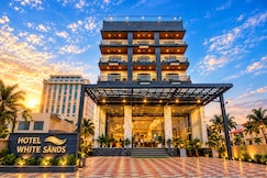 WHITE SANDS ,SEA FACING HOTEL, Puri
