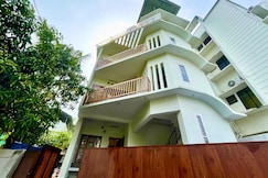 White House l Spacious 2 BHK l Delightful Vacay, Thiruvananthapuram