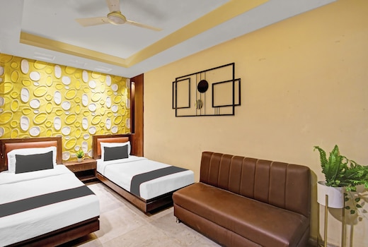 Collection O Avenue Regency Near Kalighat Kali Temple