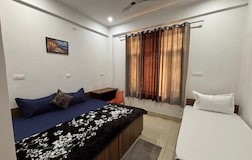 Deluxe 3 Beded Room