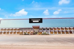 Super Townhouse GIDC Ankleshwar Formerly Studio 60, Bharuch