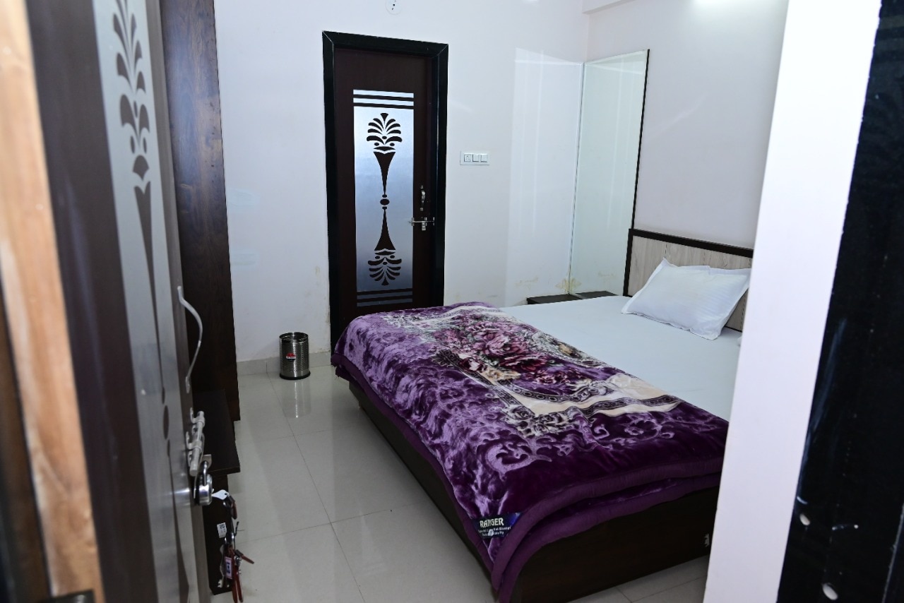 Hotel Shree Chandram - Tap to explore photos