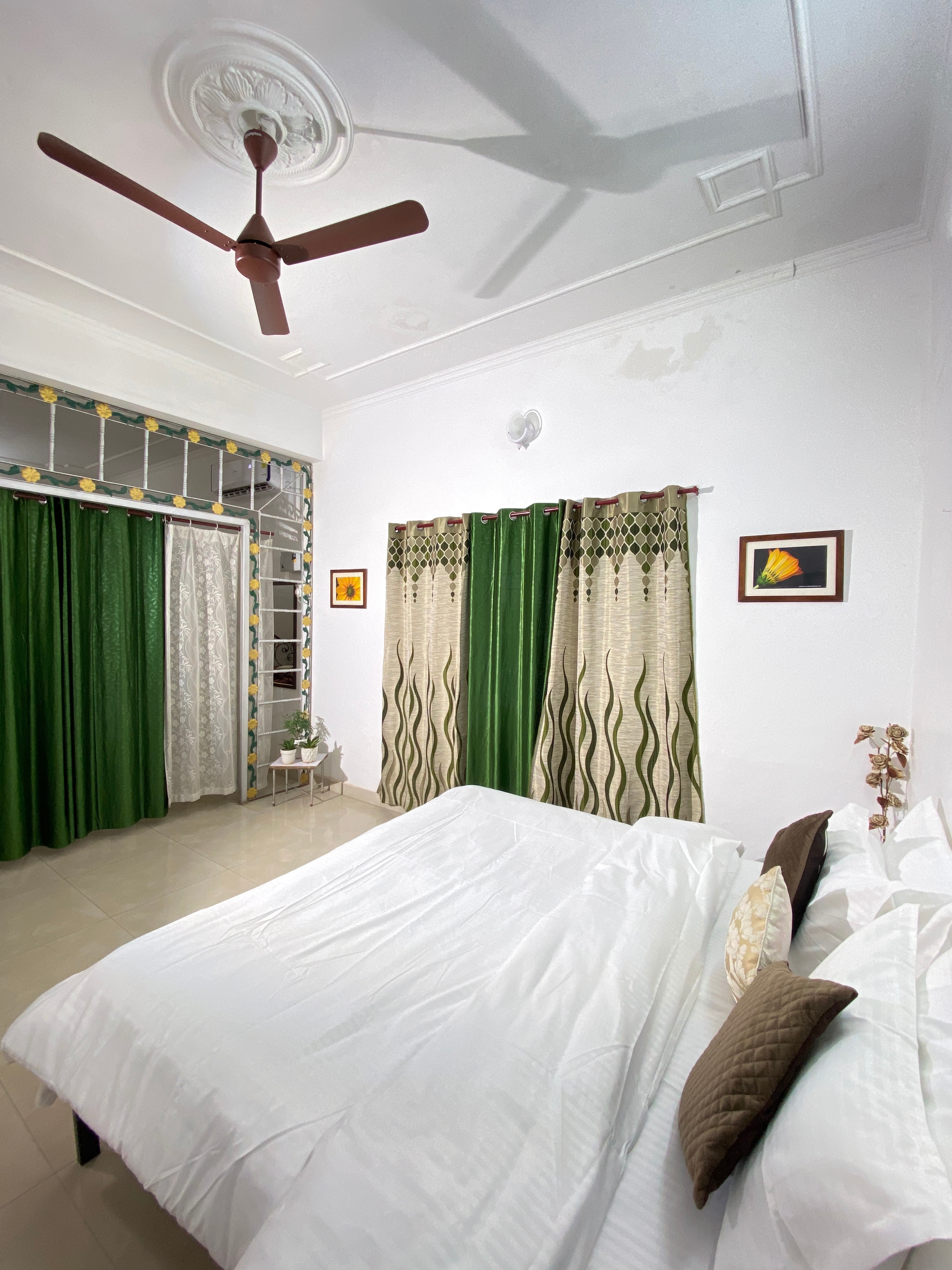a Cozy Bliss at SERENE MANSION Homestay - Tap to explore photos
