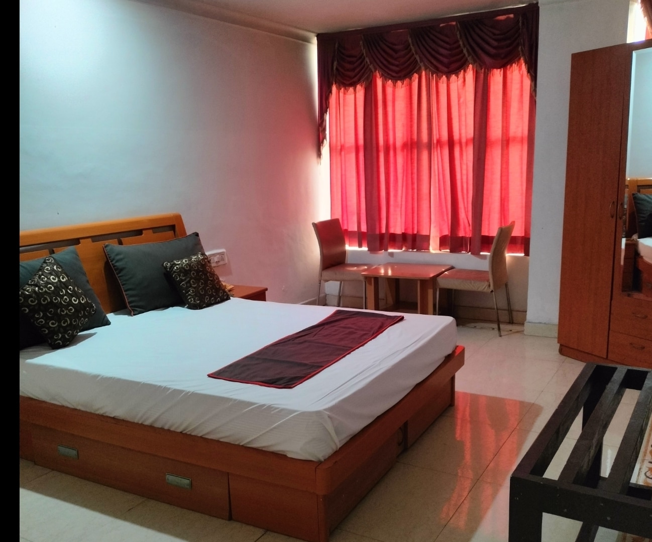 to Hotel Teg Royal 1.5 Kms from Golden Temple - Tap to explore photos