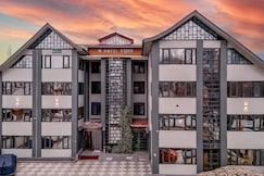 Hotel York (5 Mins Walk to Dal Lake), Srinagar