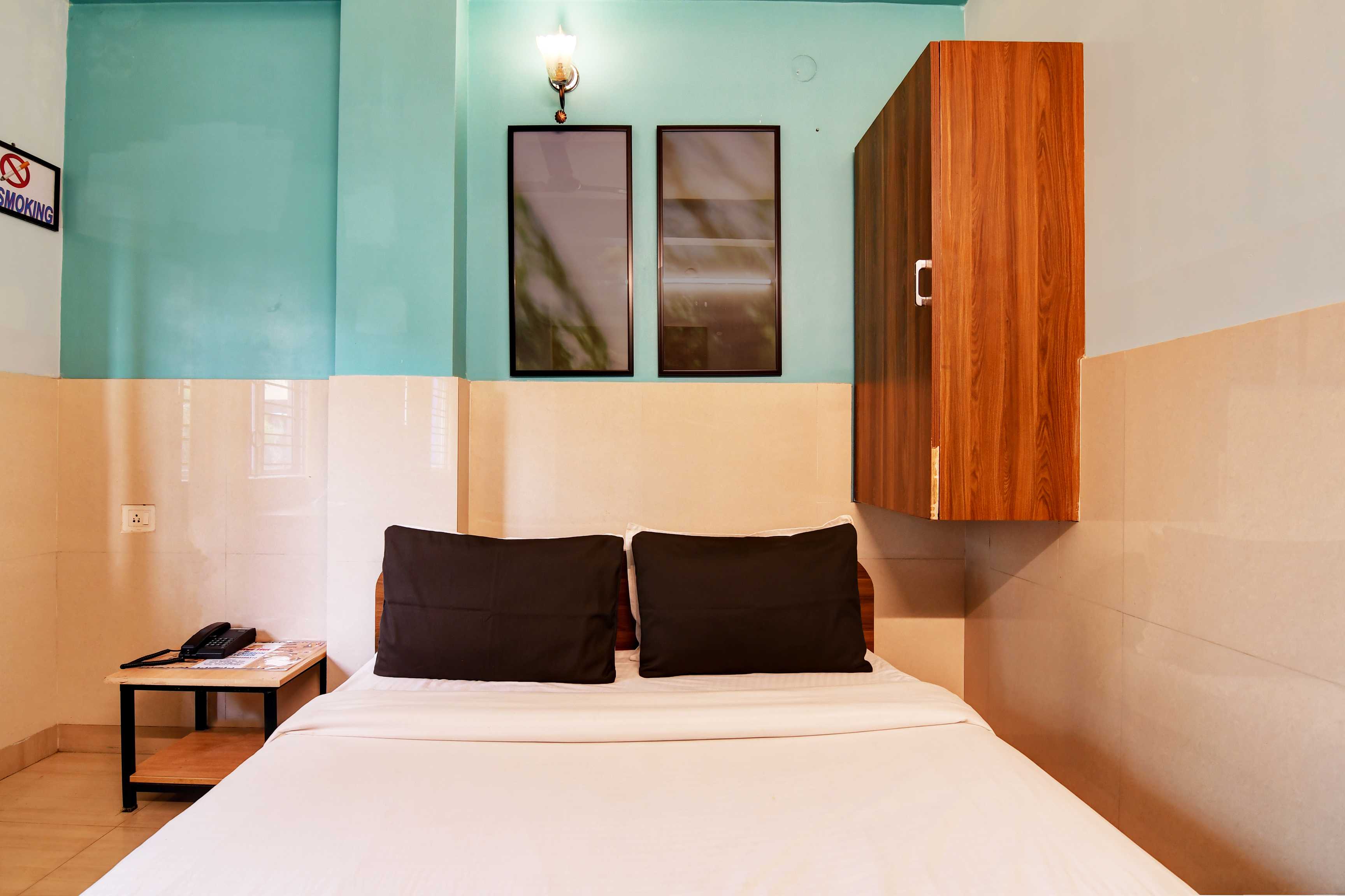 Super Hotel O New KOLKATA HOTEL - Tap to explore photos