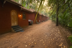 Aqua Bliss Beach Resort, Dapoli