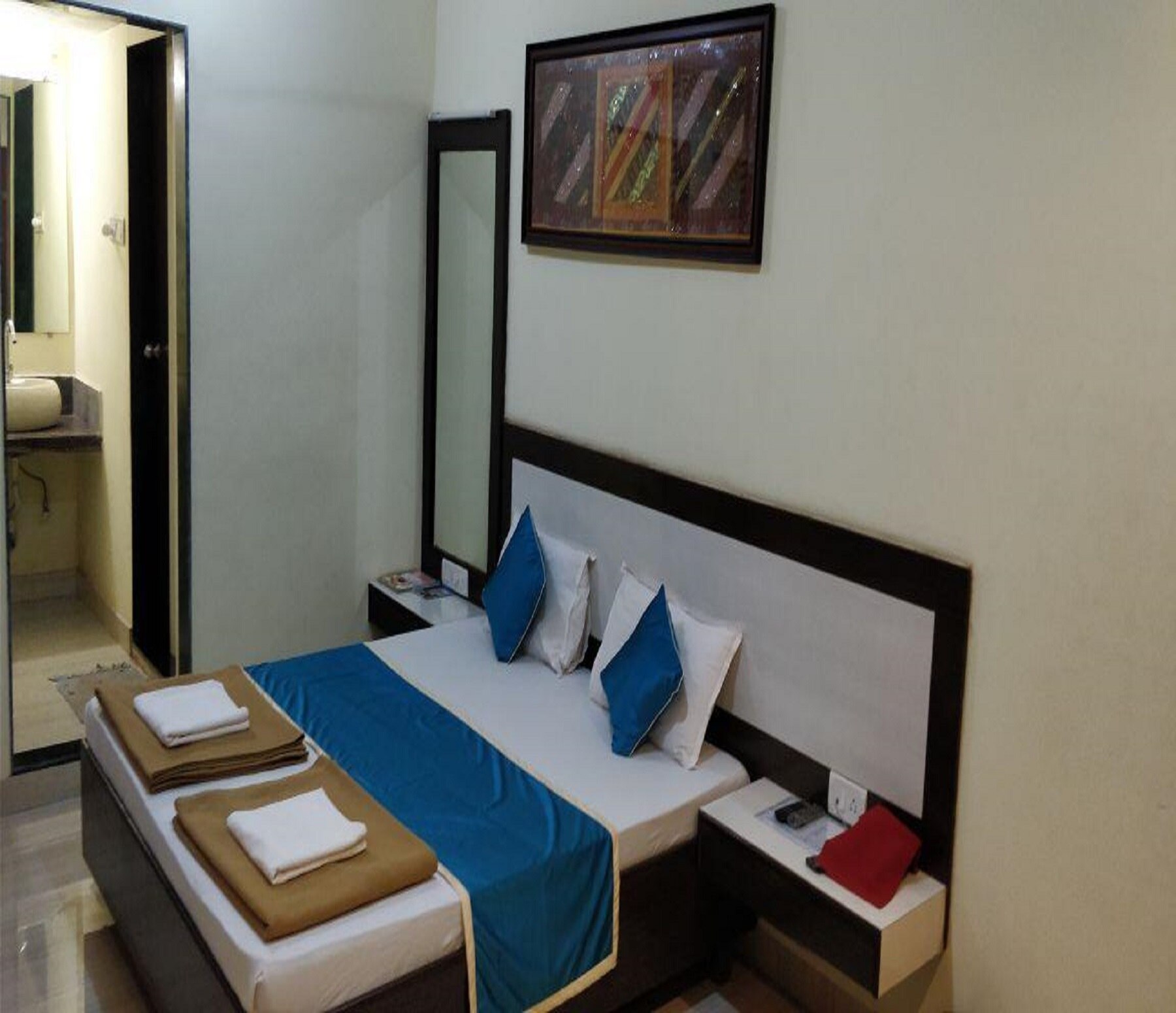 Samudra Home Stay - Tap to explore photos