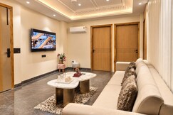 Modern 4BHK Private Luxury Holiday home by Orsom, Gurgaon