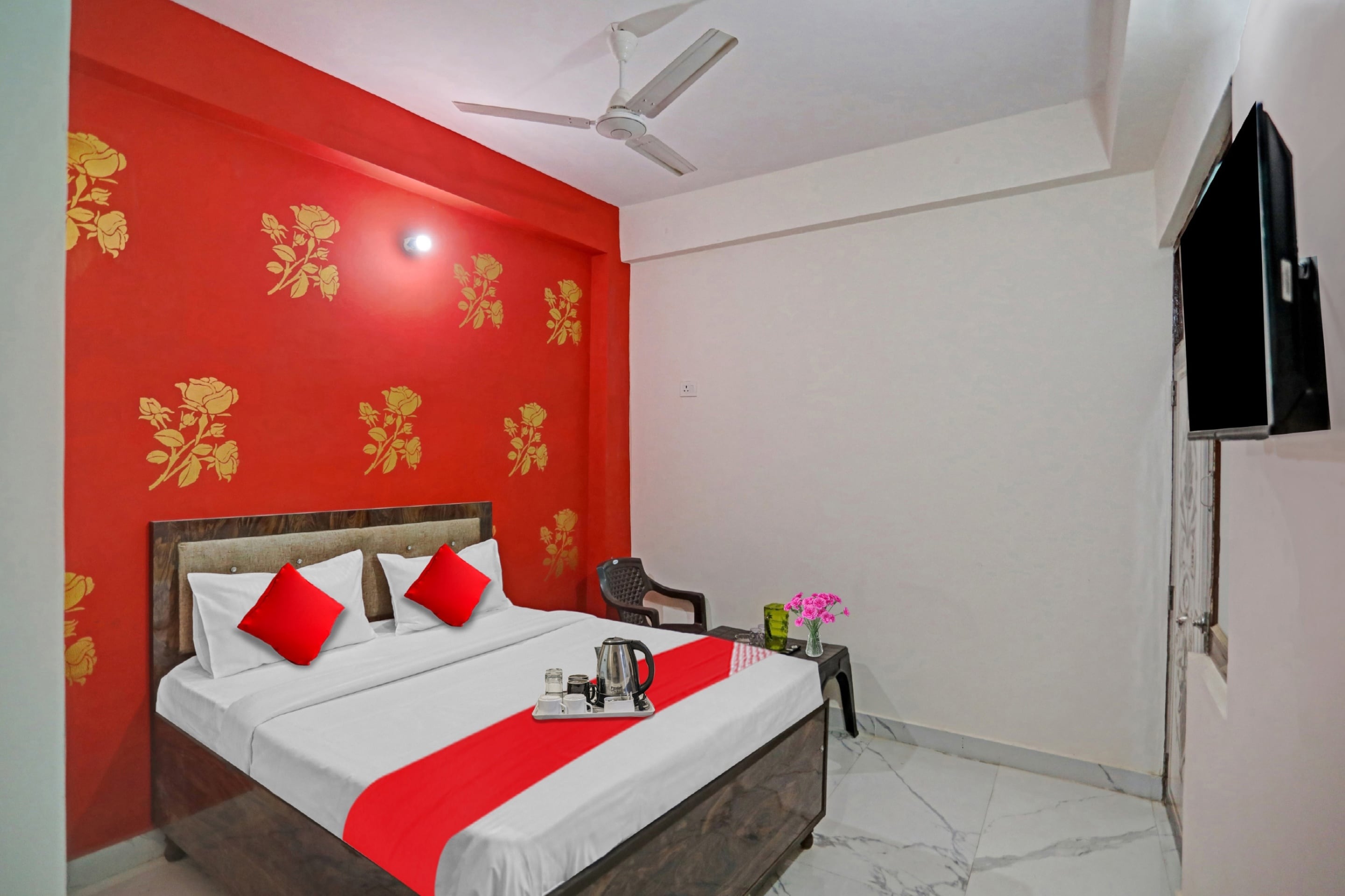 Hotel O A One Hotel Near Noida Sector 81 Metro Station - Tap to explore photos