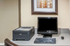 Super 8 by Wyndham Calgary/Airport, Calgary, Alberta