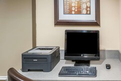 Super 8 by Wyndham Calgary/Airport, Calgary, Alberta