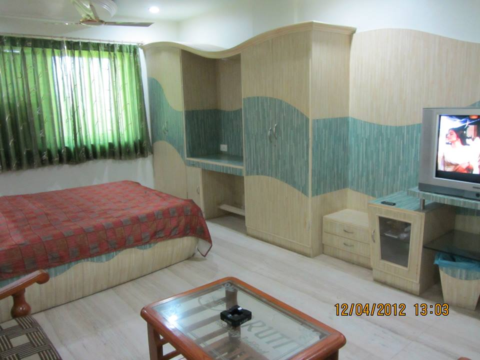 Hotel Shree Maruti - Tap to explore photos