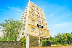 Super Townhouse Kondapur Near Botanical Garden Formerly RRR Inn, Hyderabad