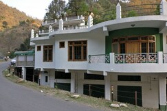 Himalayan Hillcrest Resort, Kausani