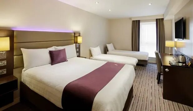 Premier Inn Milton Keynes (Willen Lake) - Tap to explore photos