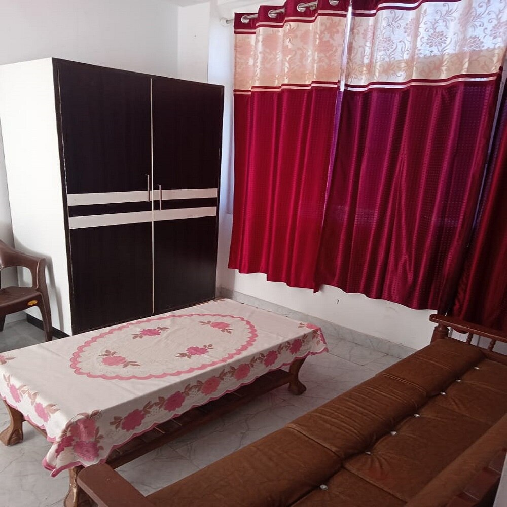 Yash Home Stay - Tap to explore photos