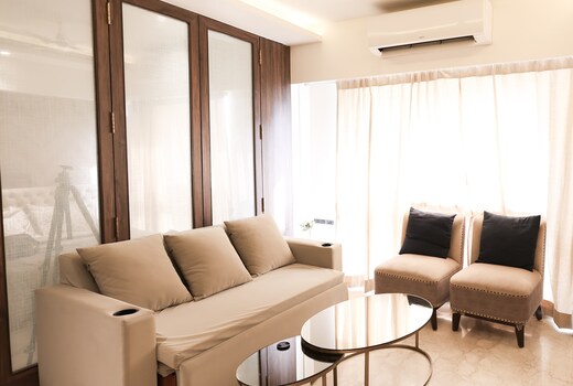 Zenia City Centre, Vive BKC Annexe