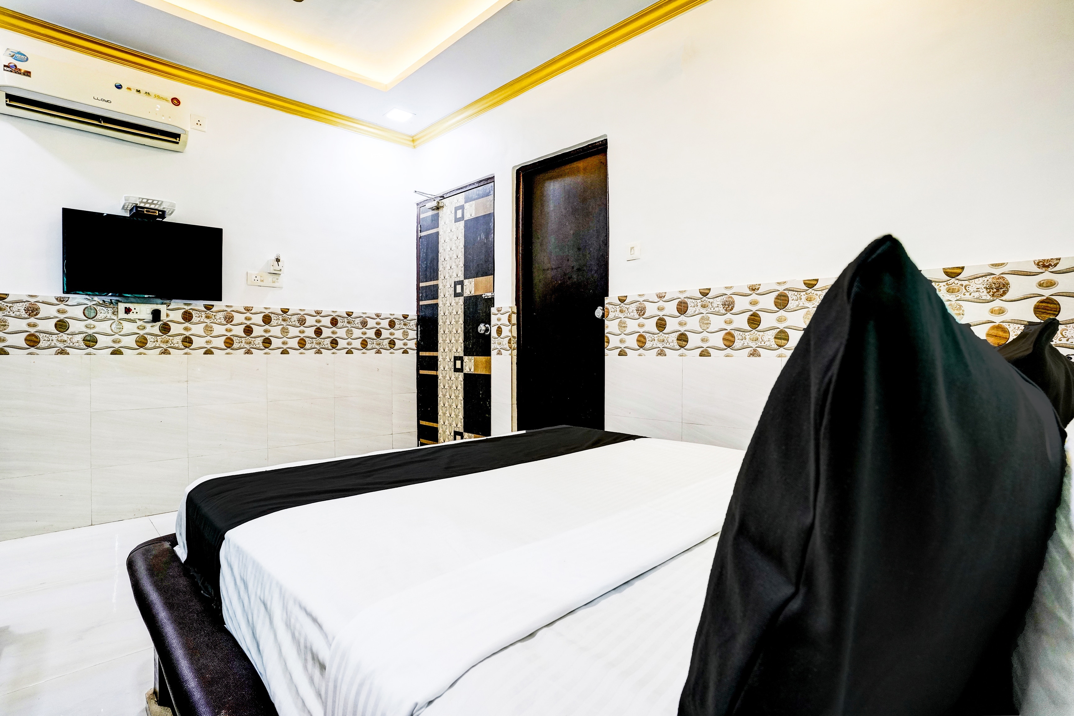 Hotel O Shree Sai Residency 5