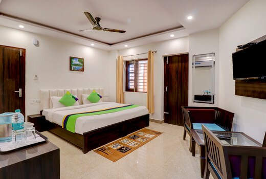 Itsy Hotels Nv, Tapovan