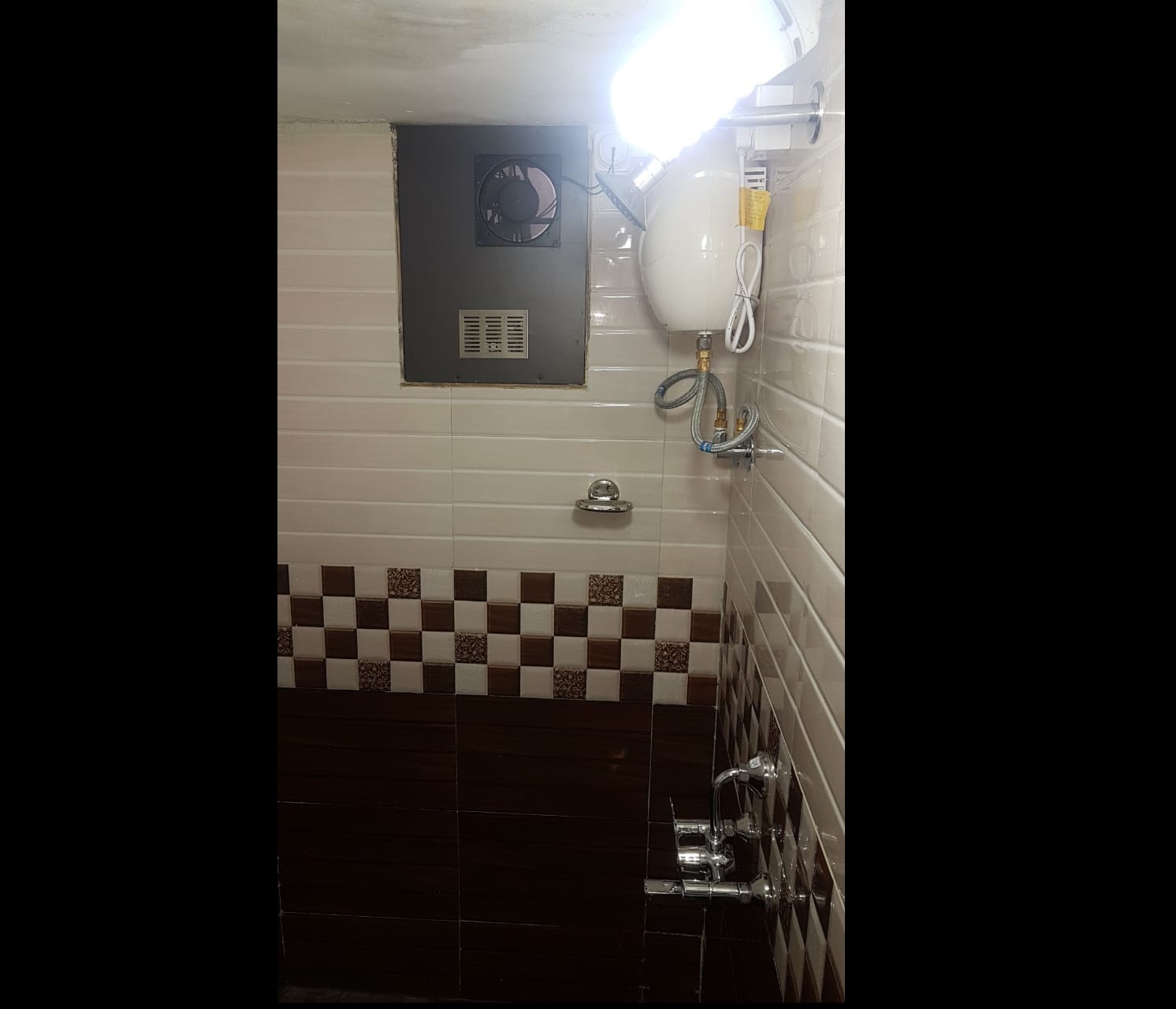 Private studio apartment near Osho- BNB Spaces - Tap to explore photos