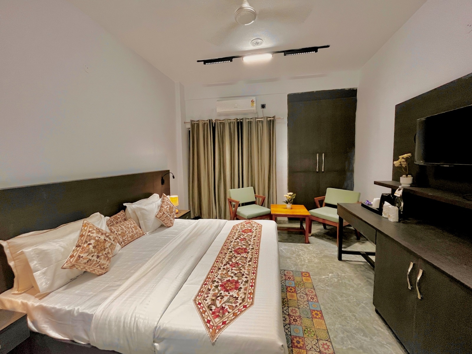 Hotel Aura Residency - Tap to explore photos