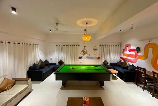 Hoshtel99 - Lux - Stay, Cowork & Cafe - A Luxurious Bungalow