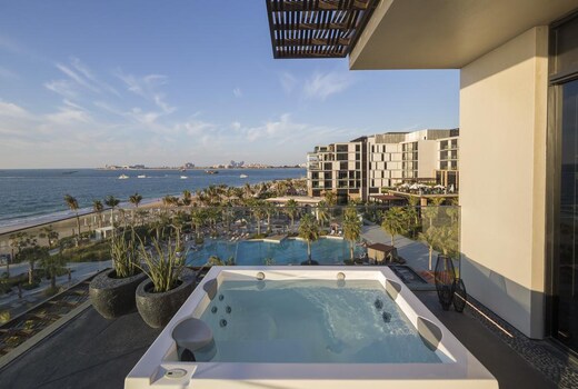 Caesars Palace Bluewaters Dubai Dubai 1 5 2 6 Price Address Reviews