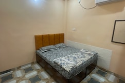 2BHK Near to Assi Ghat 500metr  Rooftop Ganga View, Varanasi