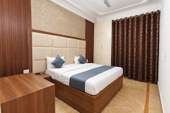 Instay M56 | 8/10 Entire 2BHK Apt with Theatre Screen, Noida