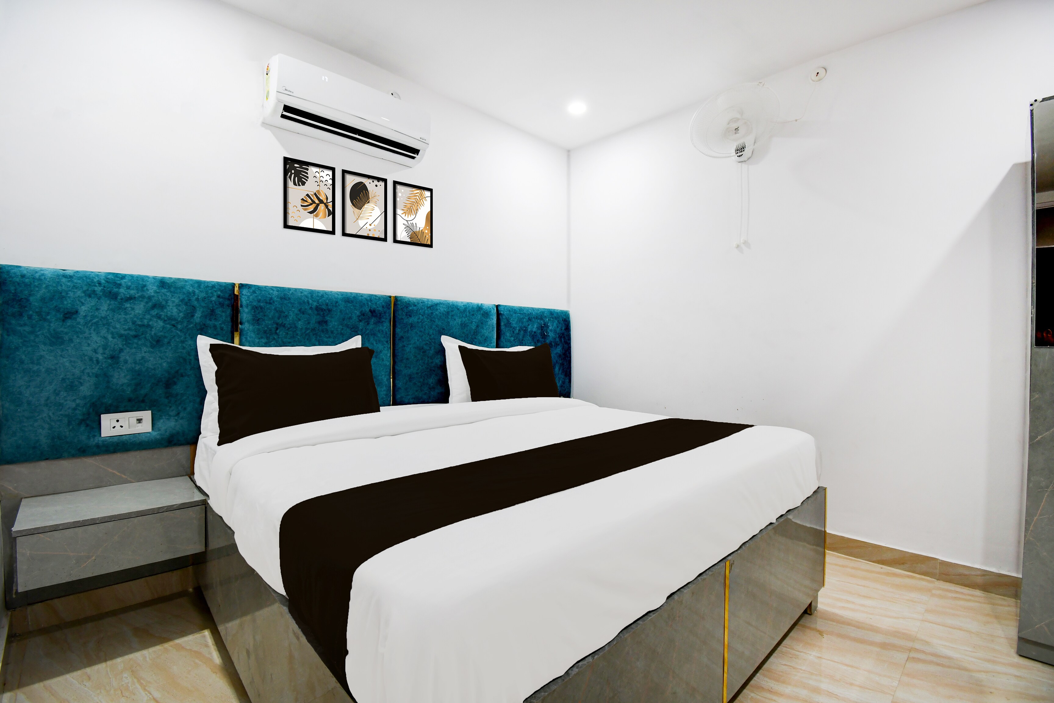 HOTEL O SHIVANKAR PALACE - Tap to explore photos