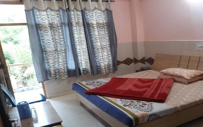 Hotel Ekant Palace - Tap to explore photos