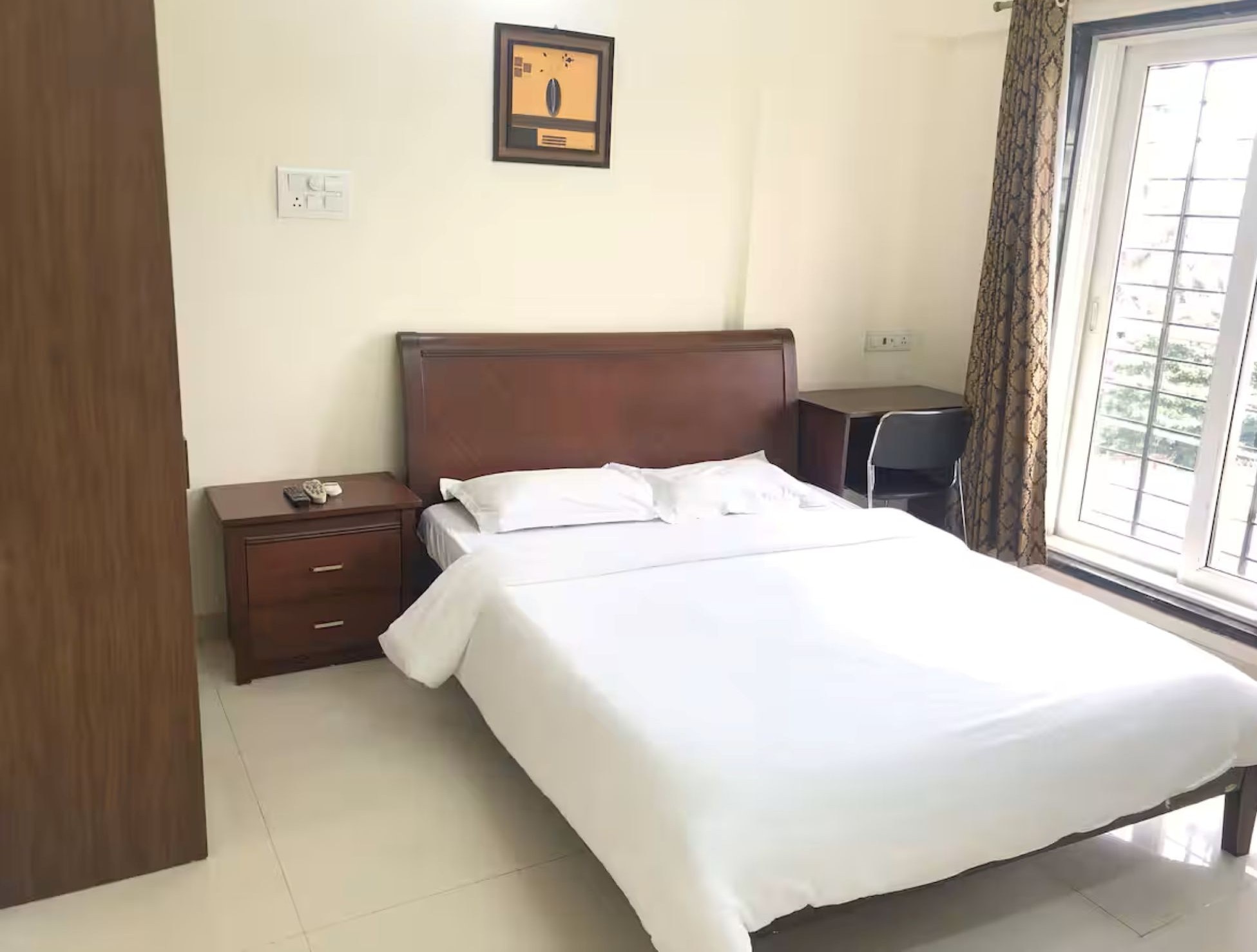 Service Apartment in BKC, Mumbai - 402 - Tap to explore photos