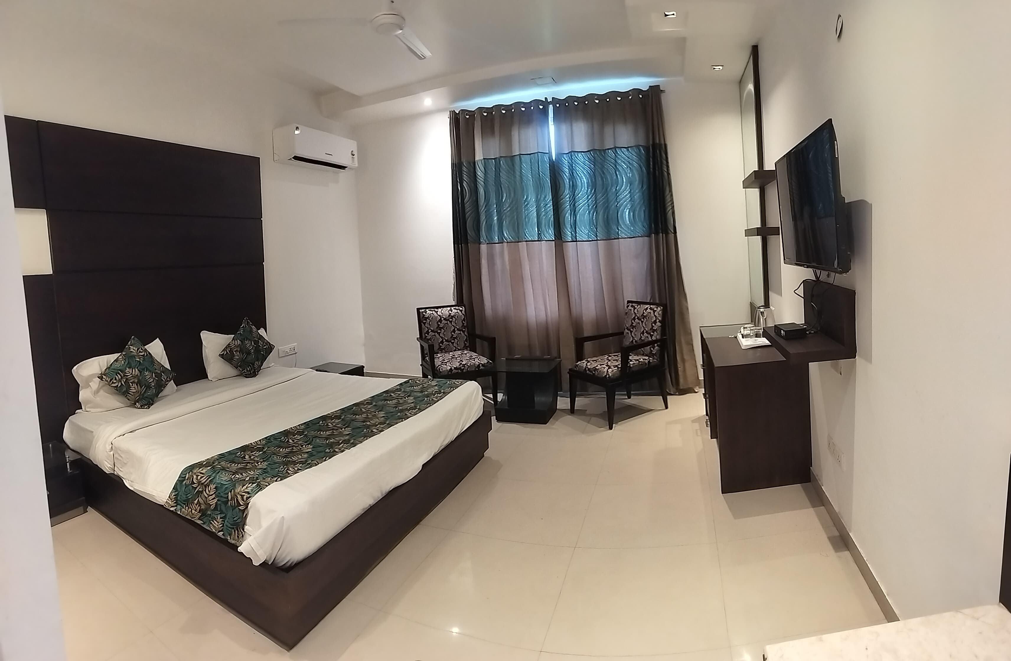 Hotel Samrat Heavens - Tap to explore photos