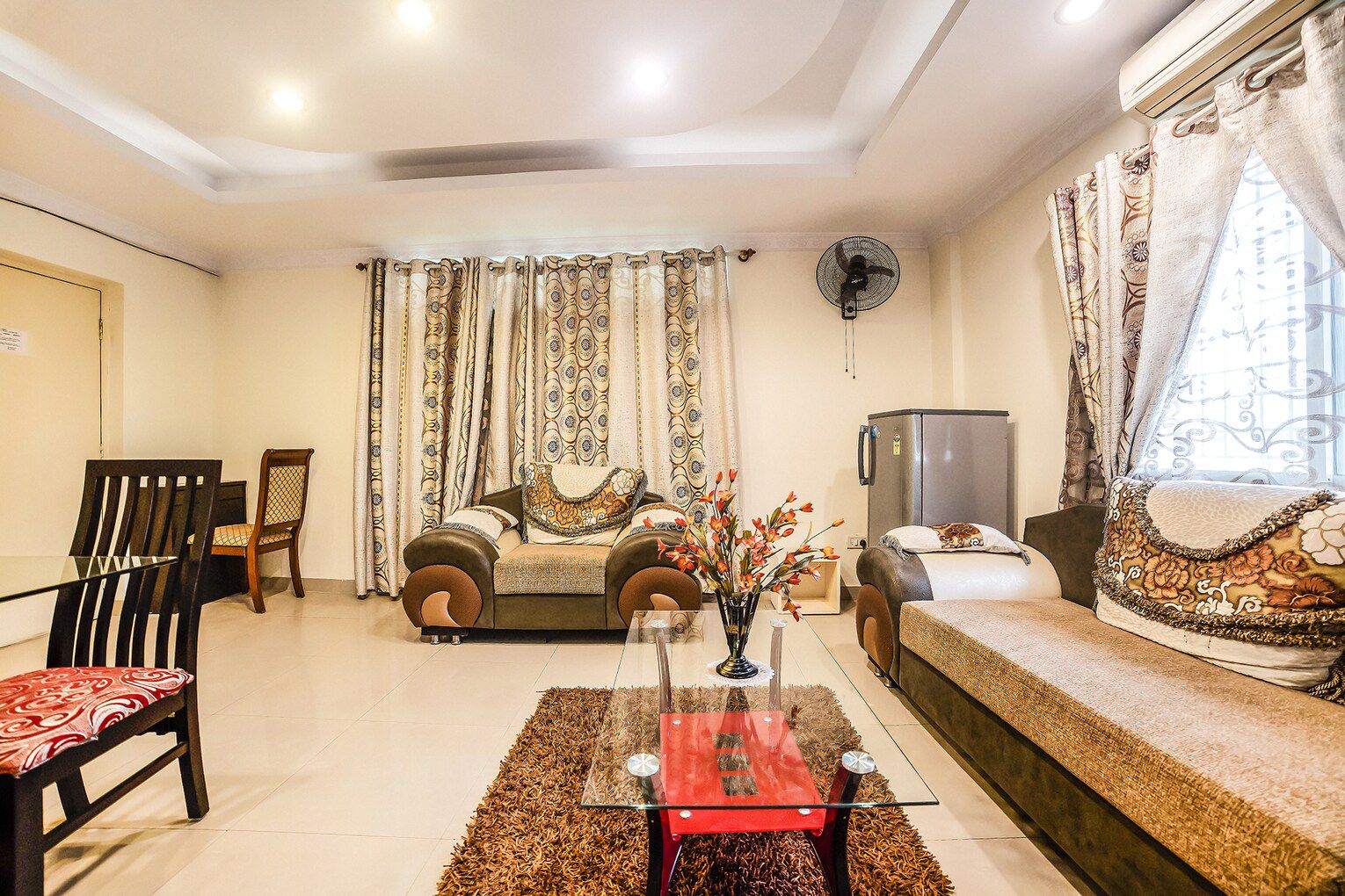 tanour luxe service apartment - Tap to explore photos